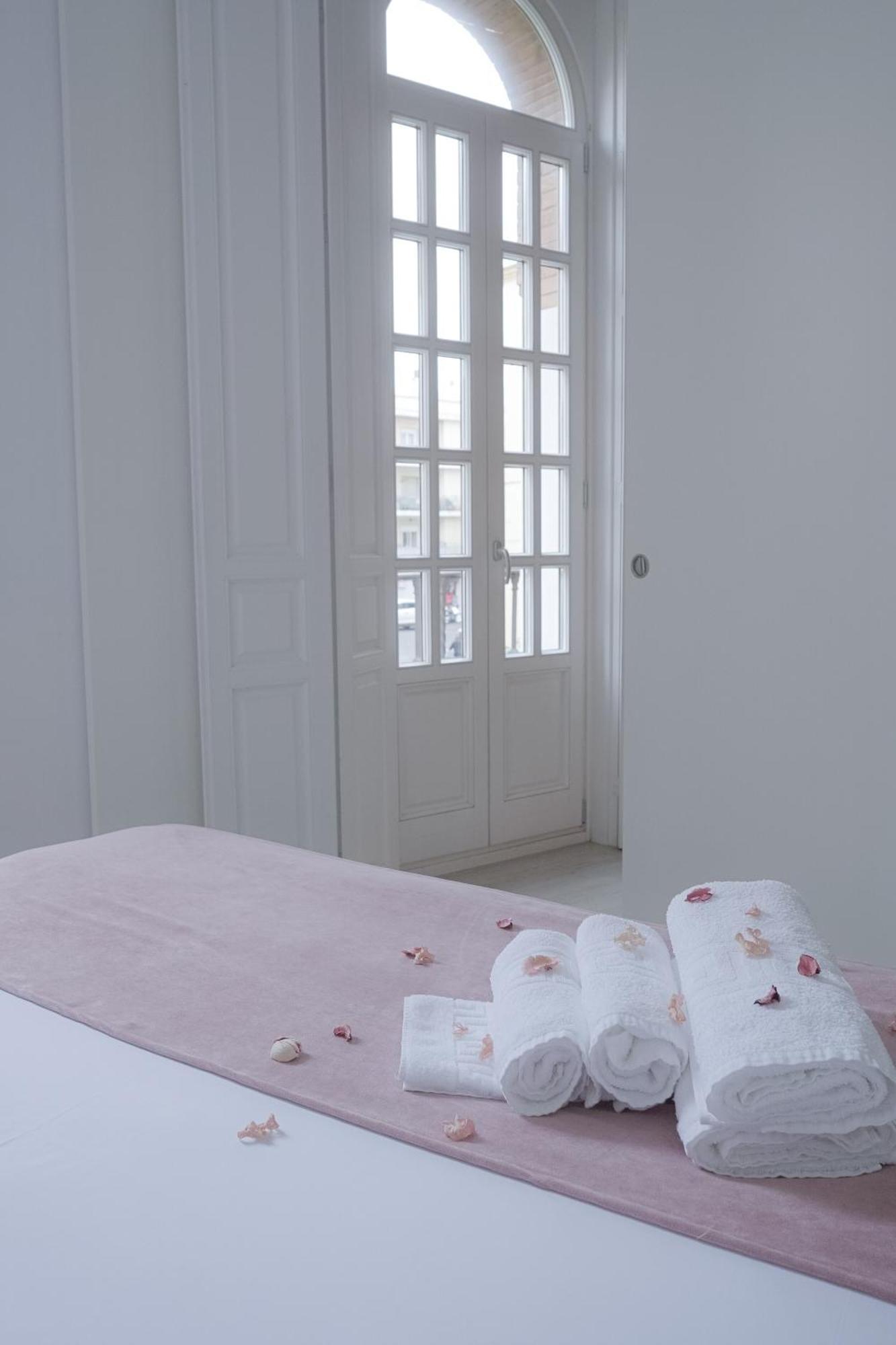 Casa Palacio La Casa Blanca Suites Seville Ngoại thất bức ảnh